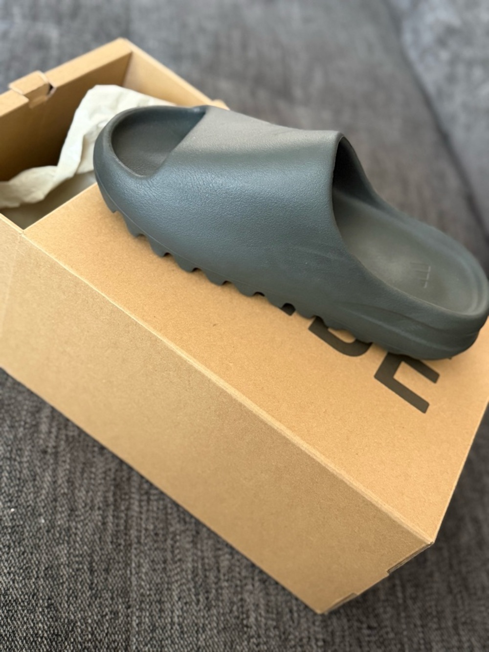 adidas YZY Slide in black